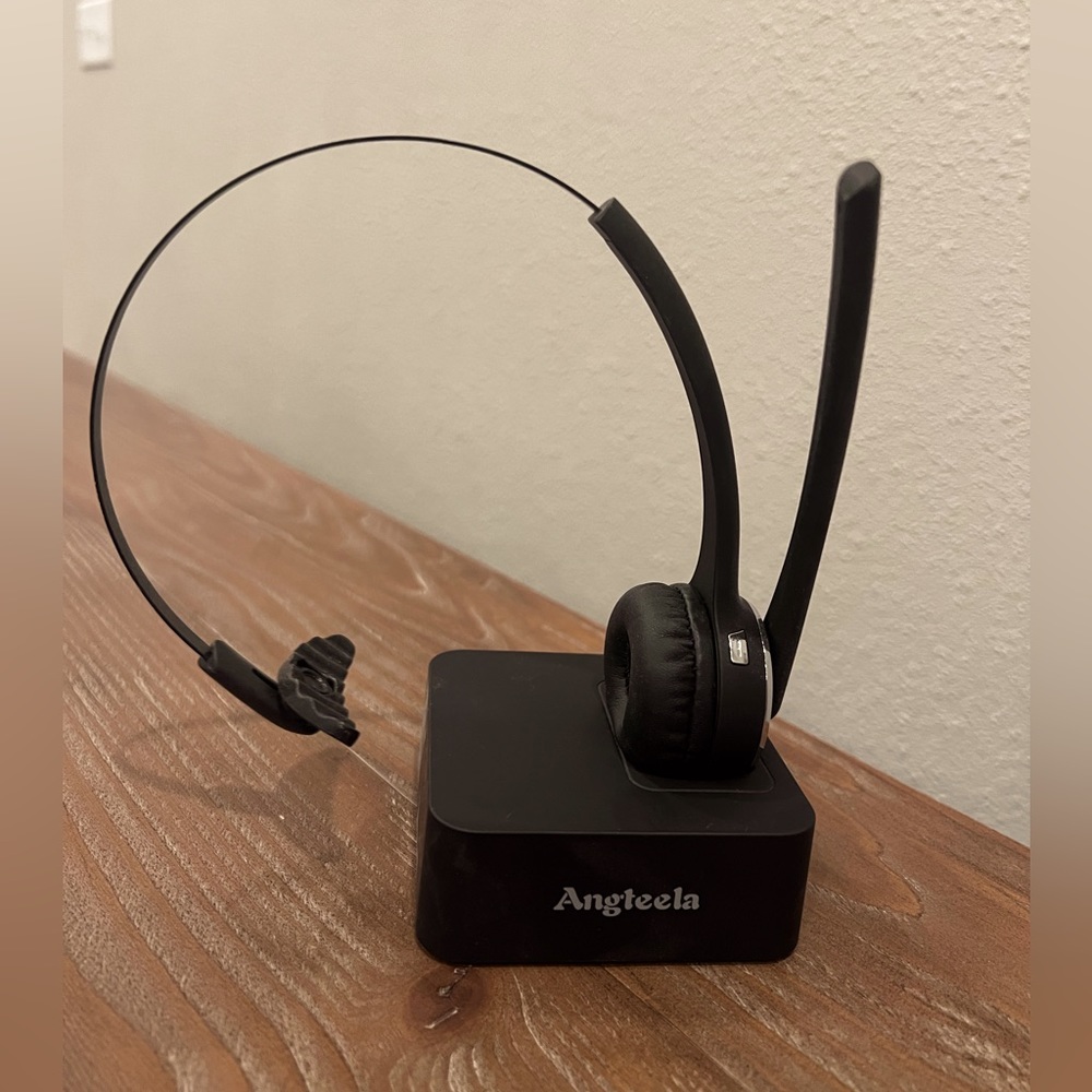 Wireless Bluetooth headset